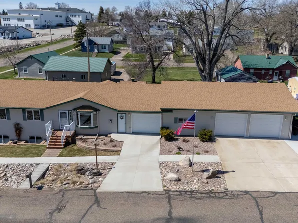 320 6th St, Riverdale, ND 58565