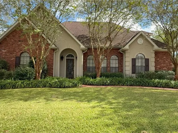 150 Primrose Dr, Belle Chasse, LA 70037