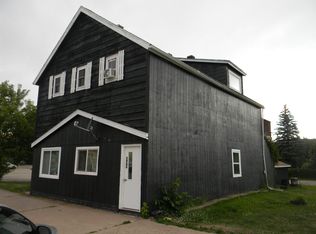 305 Roosevelt St, Coleraine, MN 55722