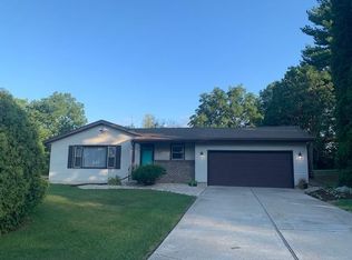 8098 McCurry Rd, Roscoe, IL 61073