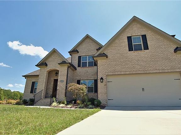3rd image of 701 Stoneway Ct