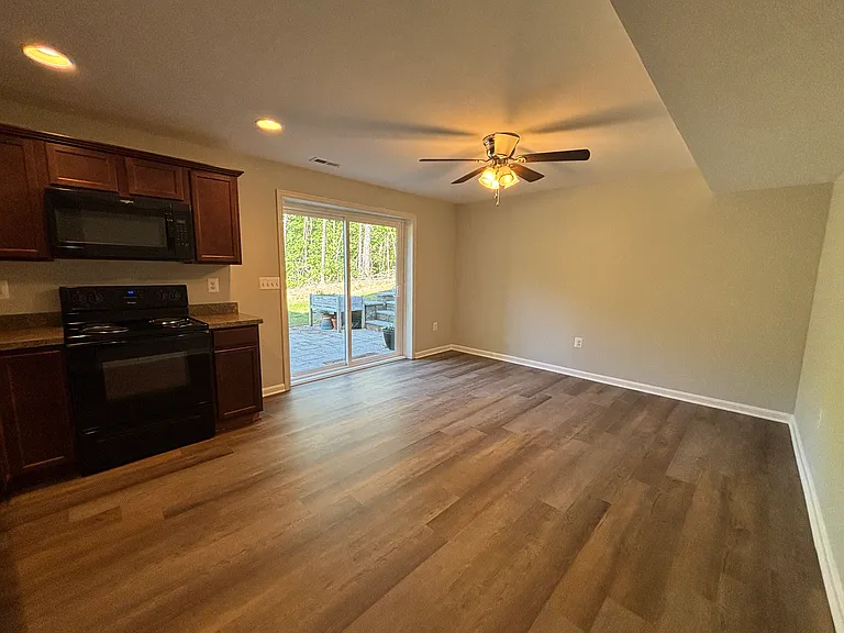 16209 Round Hill Rd — Photo 41