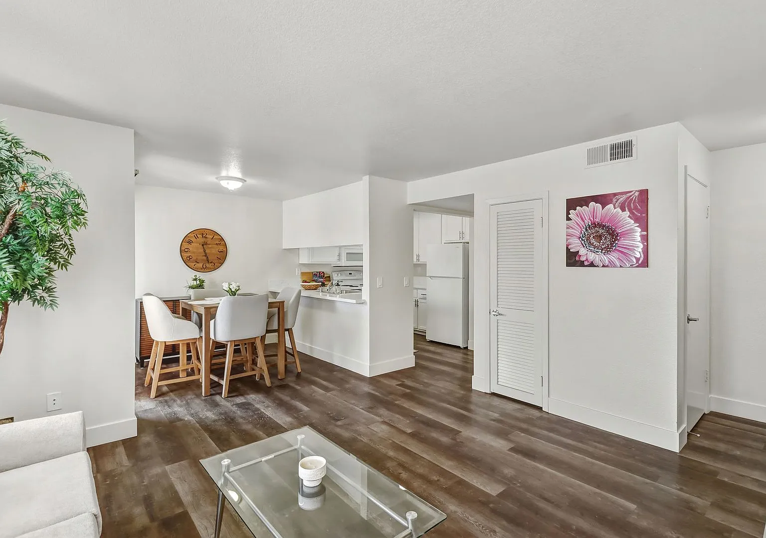 Aspen Village Apartments — Photo 3