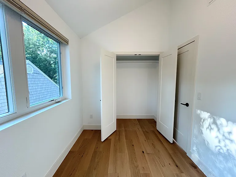1003 E Washington St — Photo 27