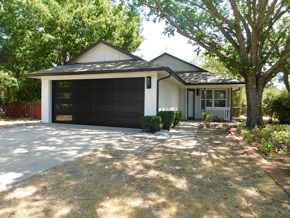 404 Woodson Cir