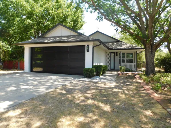 404 Woodson Cir, Denton, TX 76209