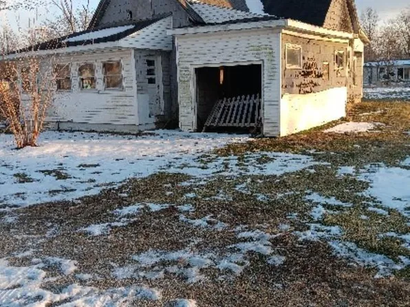 317 W Glenn St, Shelburn, IN 47879