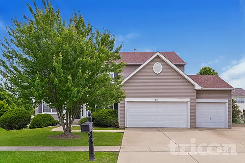 605 Royal Crest Way Photo 1