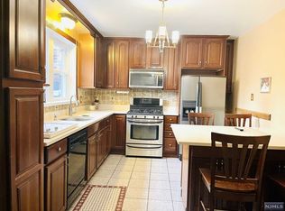 300 Day Ave, Fairview, NJ 07022
