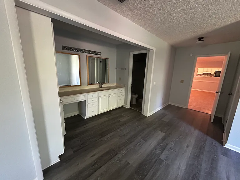 162 NW Palmetto Blvd — Photo 26