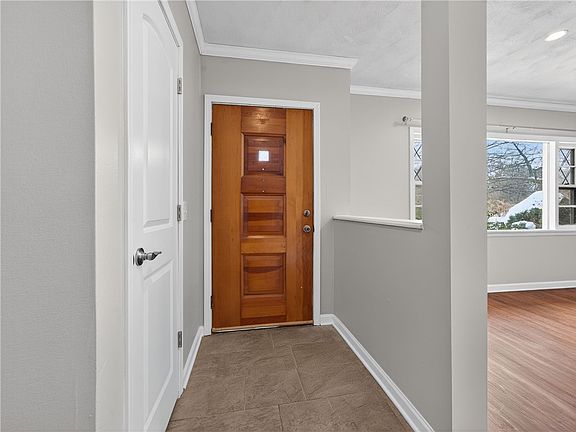 4th image of 3040 S Union St