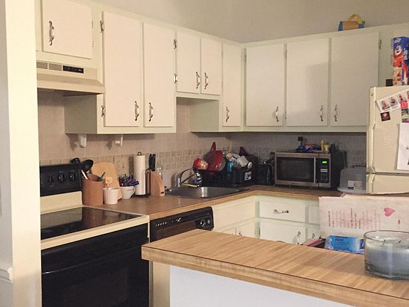 2nd image of 2536 Oak Park Way #201