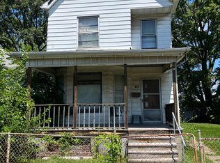 909 W Hurlburt St, Peoria, IL 61605