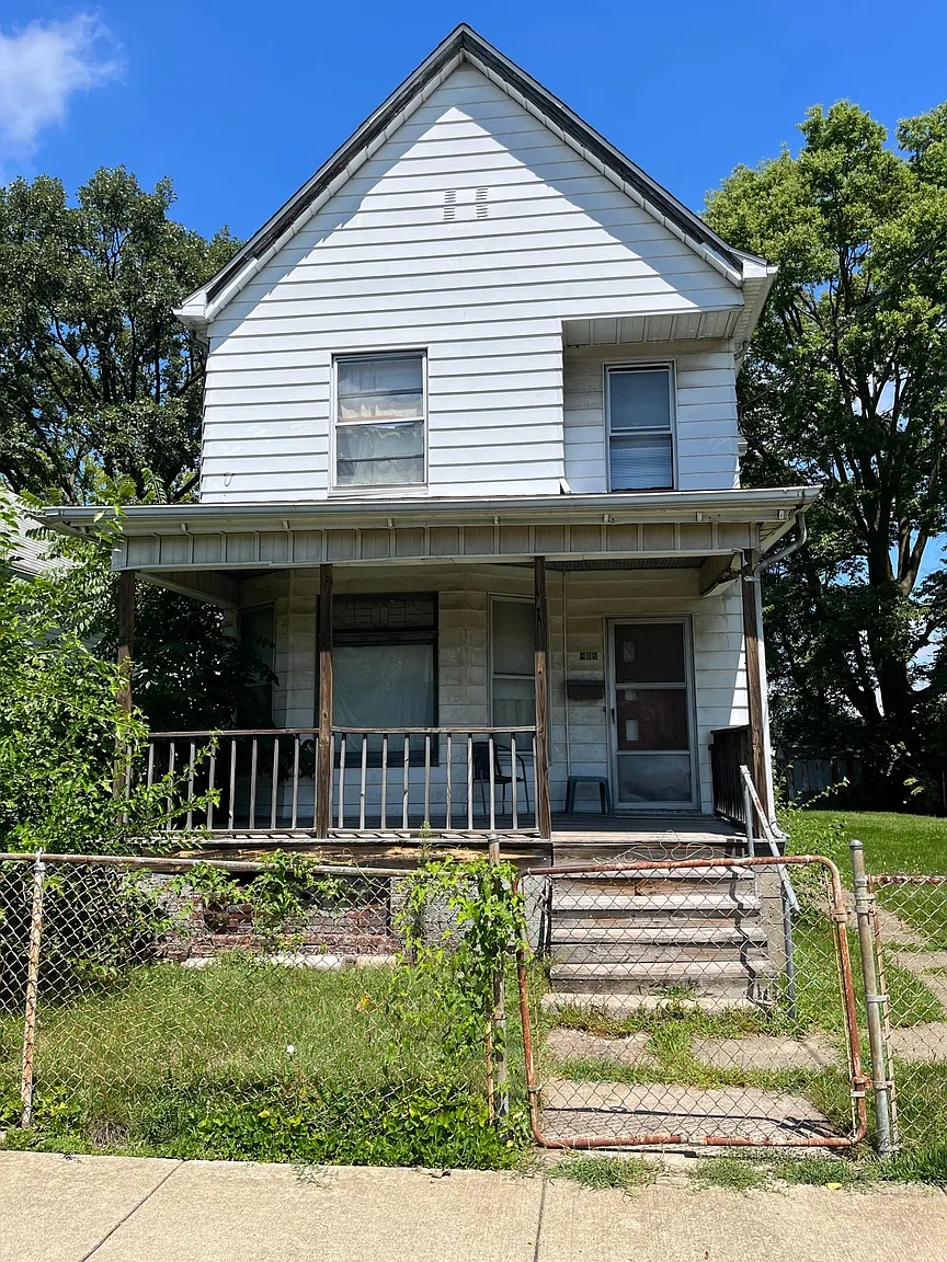 909 W Hurlburt St photo 1