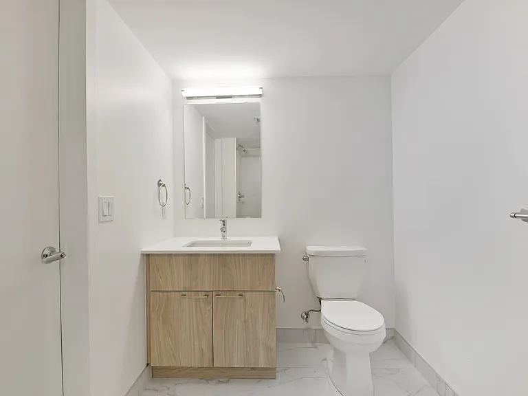 36 Robinson Ave — Photo 5