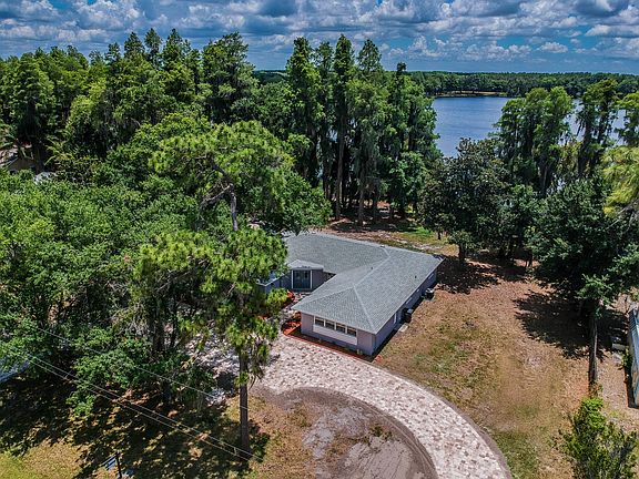 5th image of 240 Deer Cove Ln