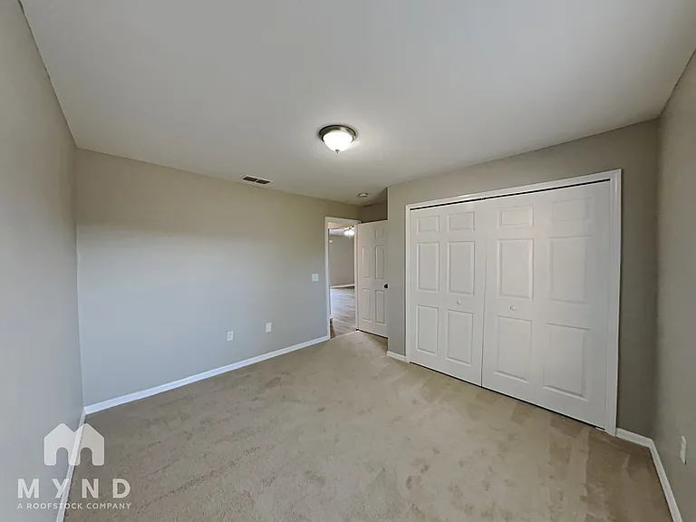 3189 Thoroughbred Loop N — Photo 16