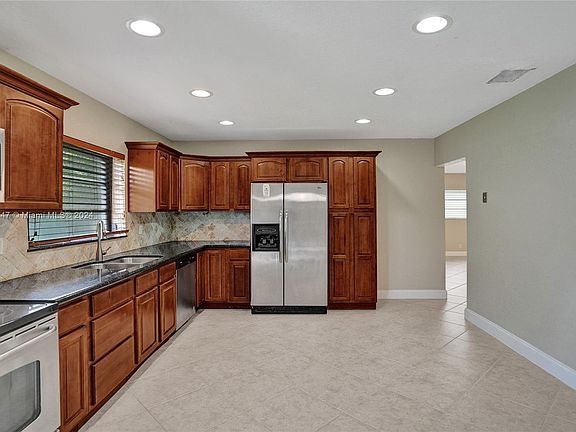 3rd image of 11860 NW 25th St