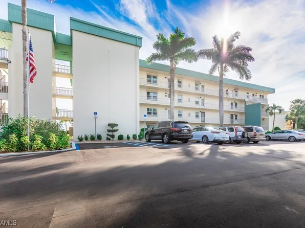 1660 Pine Valley Dr APT 402, Fort Myers, FL 33907