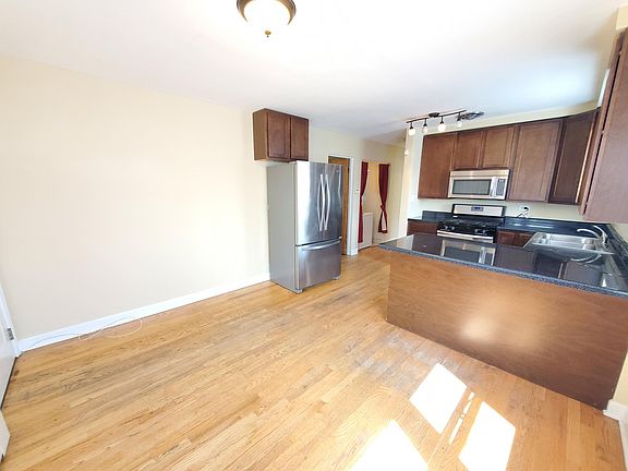 4th image of 1614 N Humboldt Blvd APT 1