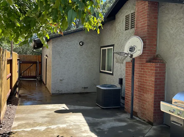 1360 Manzanita Ave, Chico, CA 95926
