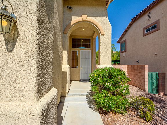 2nd image of 521 Ruby Vista Ct