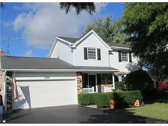 5692 Aaron Dr photo 1