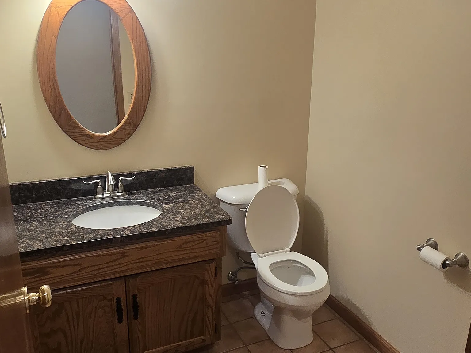 4 bed, 2.5 bath, 3200 sqft, $2,900 — Photo 4