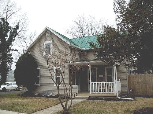 1st image of 287 College St
