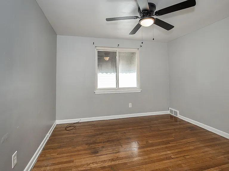 14625 Milverton Rd — Photo 10