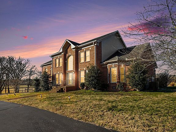 3rd image of 2132 Neelys Bend Rd