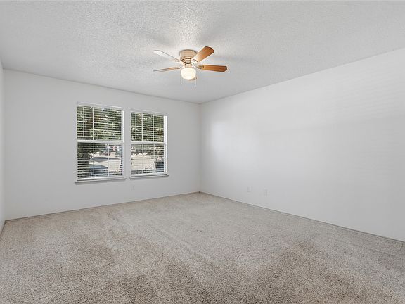 2nd image of 1209 Ash St