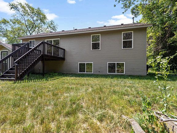 4th image of 3017 Plainfield Ave NE