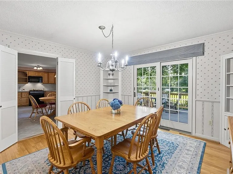 131 Taylor Rd — Photo 10