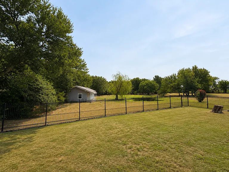 5662 Pamela Ct — Photo 16