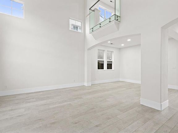 2nd image of 3921 Carracci Ln