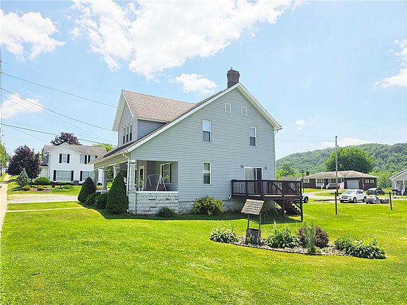 3rd image of 1018 E Main St