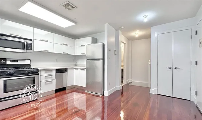 Rented by MySpaceNYC | media 13