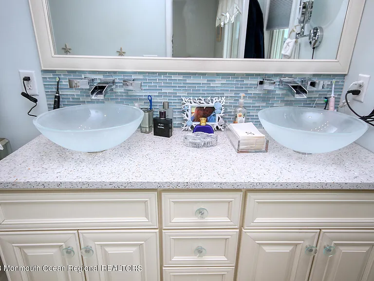 207 Ceylon Ave — Photo 23