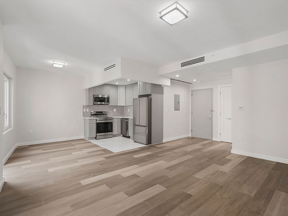 1st image of 112 Seaman Ave #2C