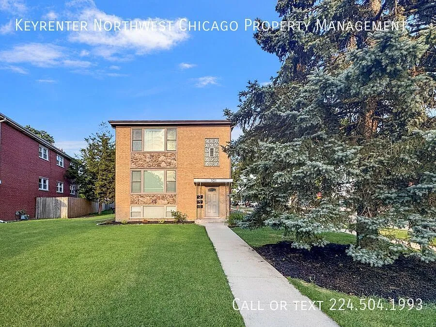 Beautifully Renovated 2-Bedroom Apartment in the Heart of Elmhurst — Photo 2