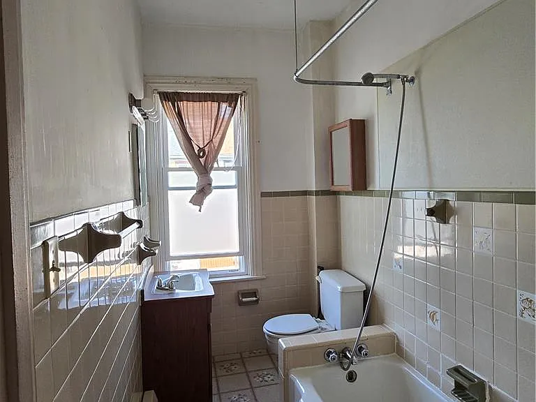 628 Linden St #2 — Photo 13