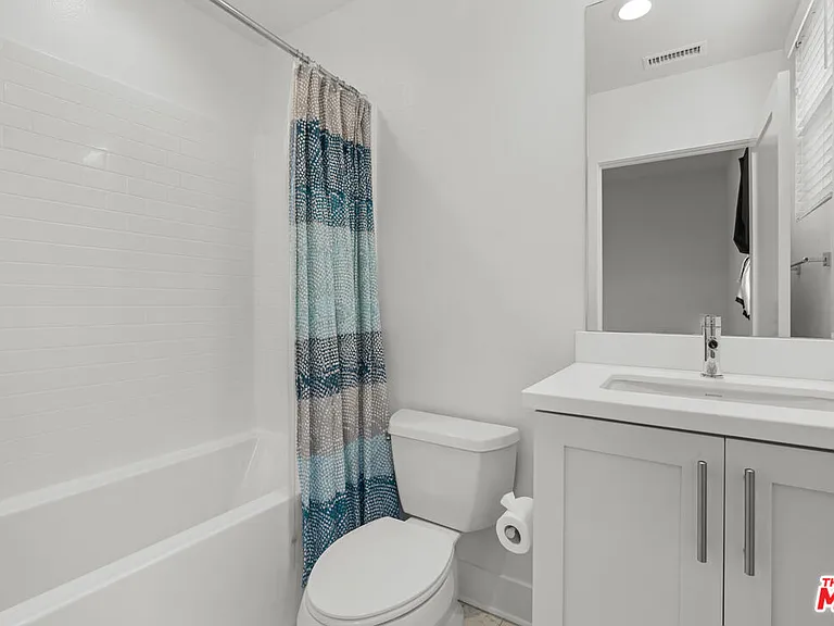 2907 Exposition Pl #4 — Photo 18