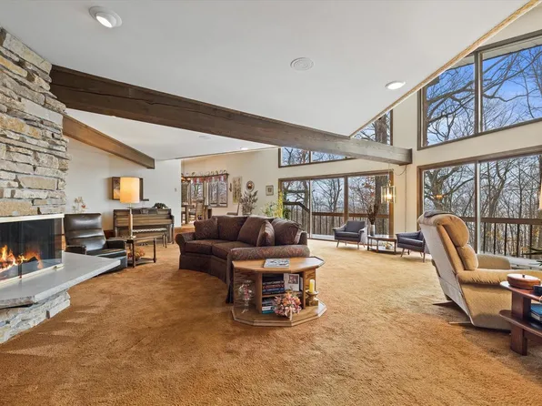 4768 Sonseeahray DR, Hubertus, WI 53033