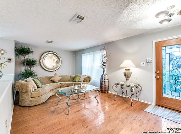 4th image of 15946 Tampke Pl