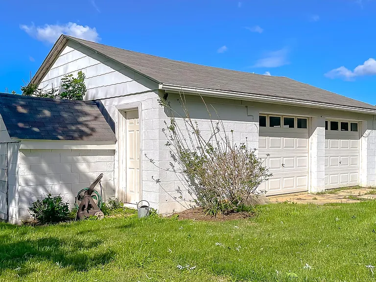 21859 Indian Bridge Rd — Photo 5