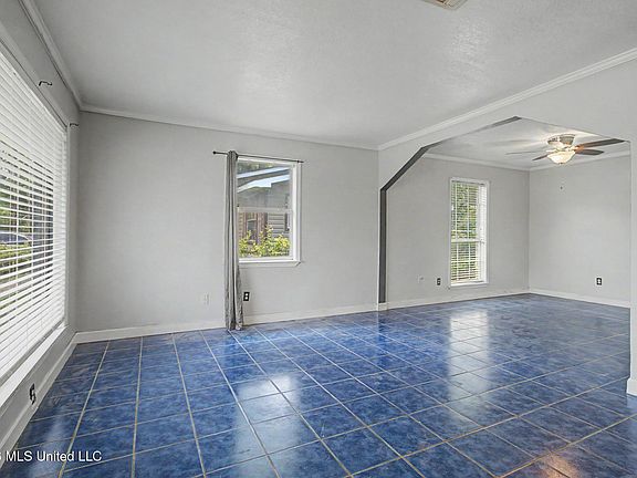 5th image of 5018 Frederick St