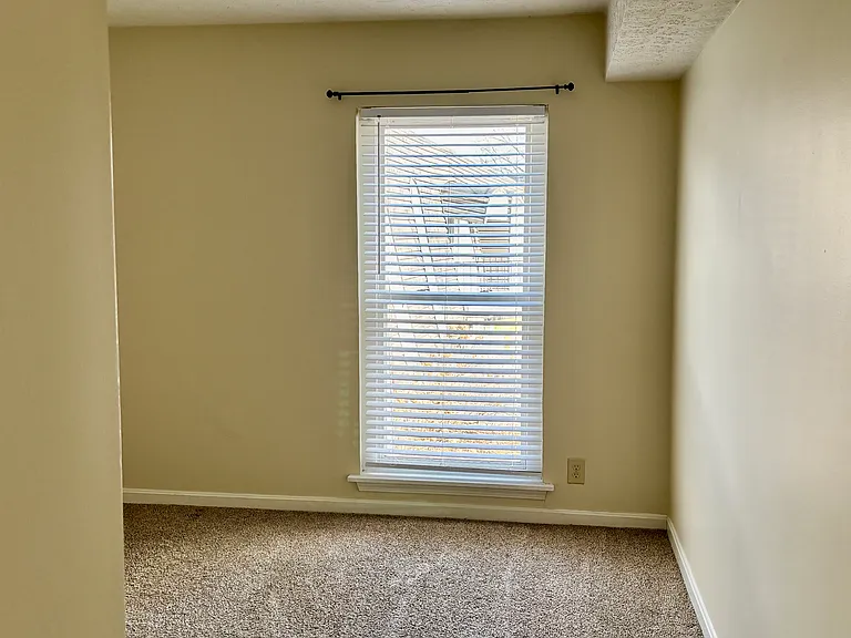 1515 La Fontenay Ct #1515 — Photo 4