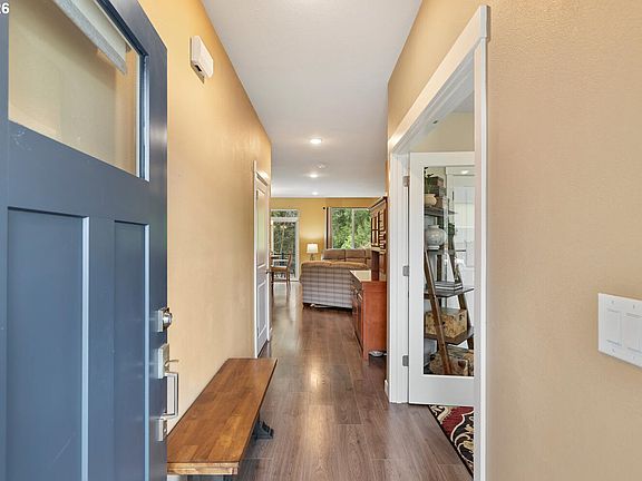 4th image of 17019 NE 19th Ave