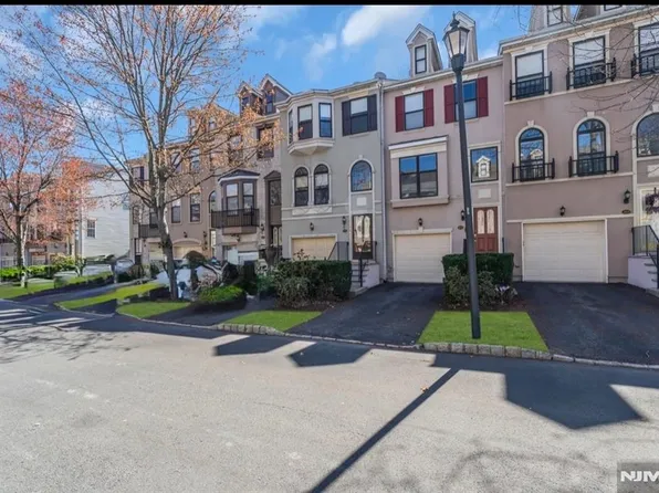 451 Hartford Dr #4052, Nutley, NJ 07110